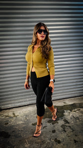 “BONNIE” COLLARED BUTTON DOWN KNIT TOP