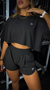 “B FIT” ESSENTIAL CROPPED TEE