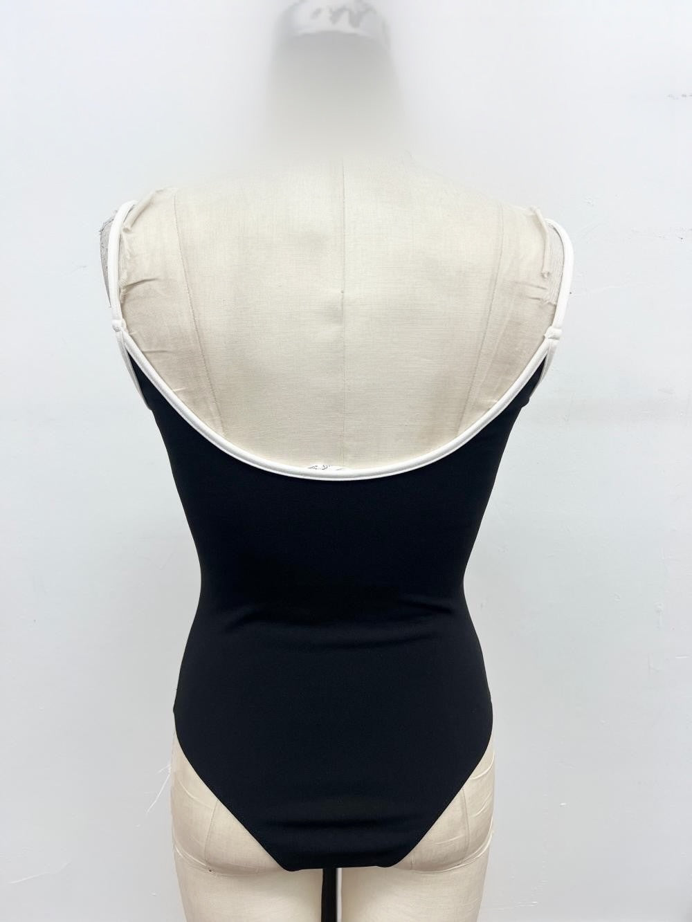 “CONNIE” BODYSUIT WITH BOW DETAIL