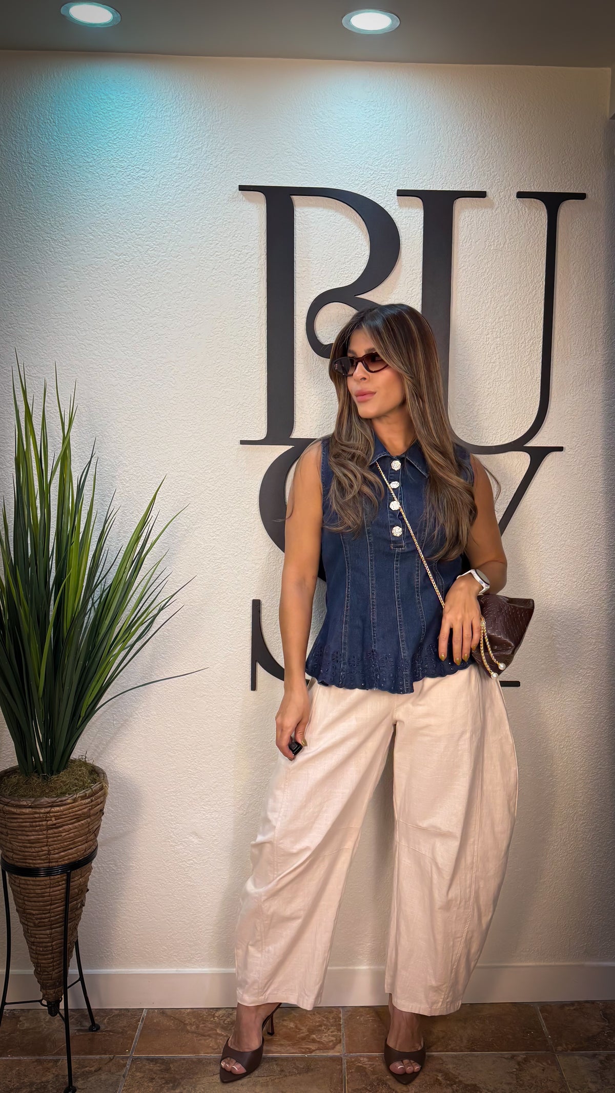 “LUNA” DENIM COLLARED SLEEVELESS PEPLUM TOP