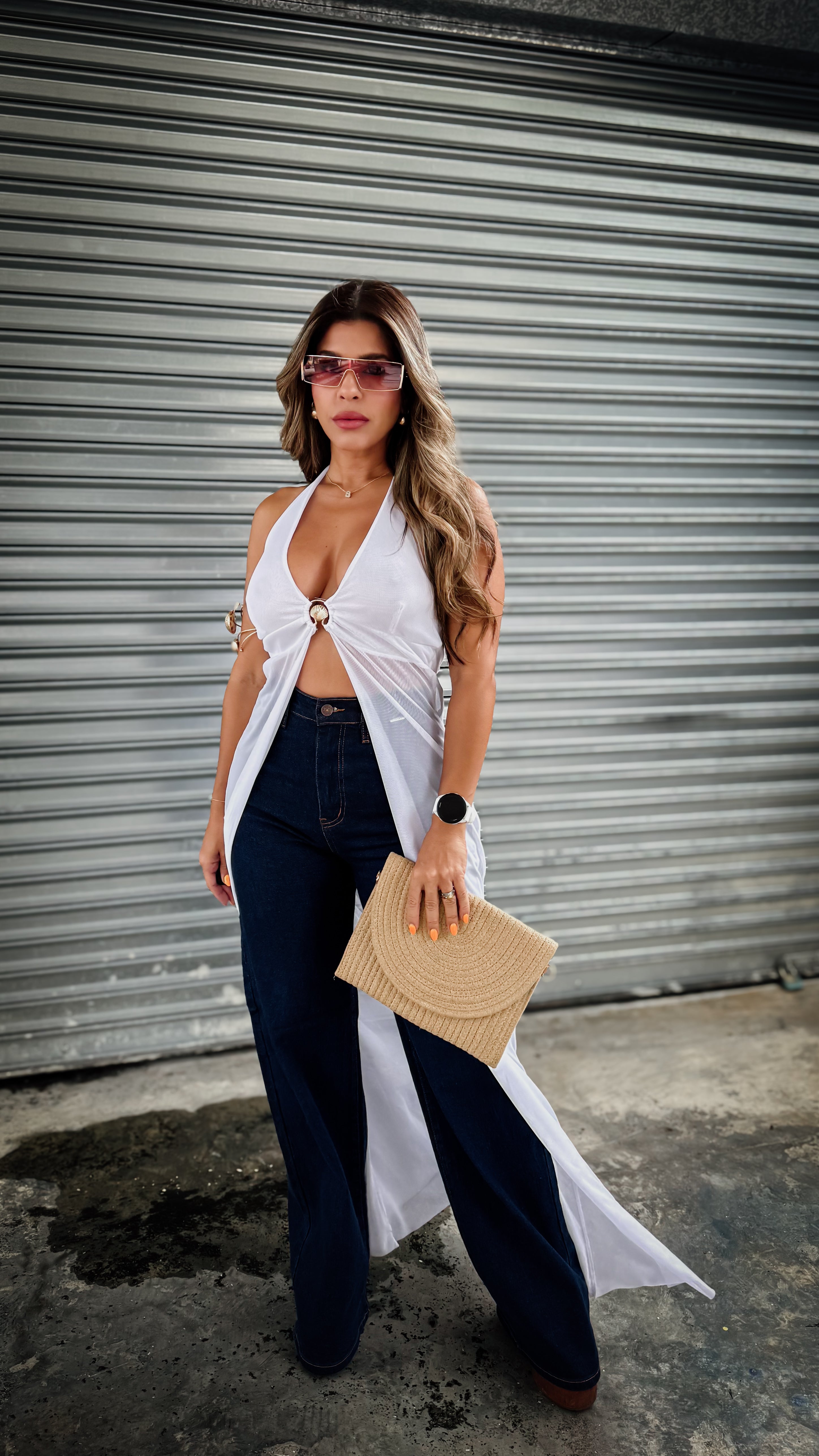 “SHELLY” V-NECK MESH TOP