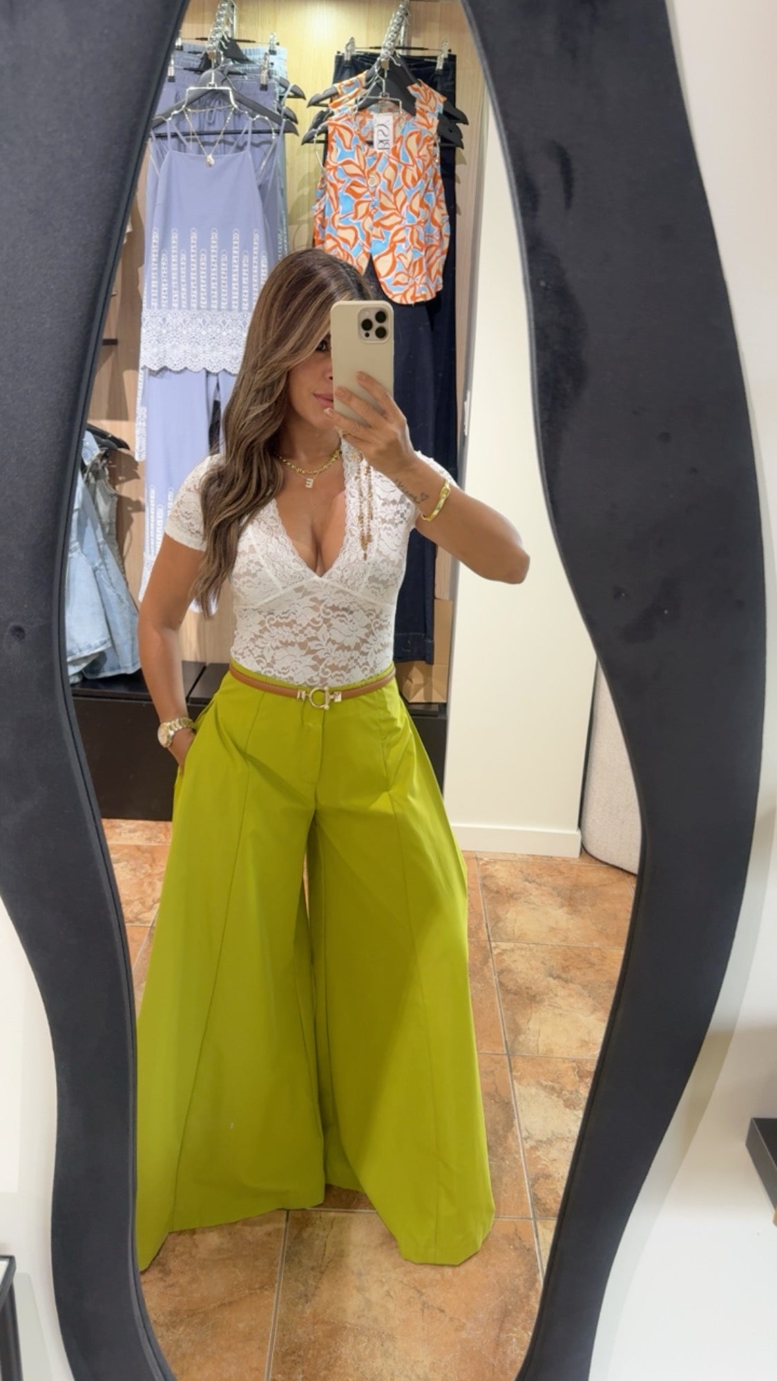 “LACEY” VNECK TOP