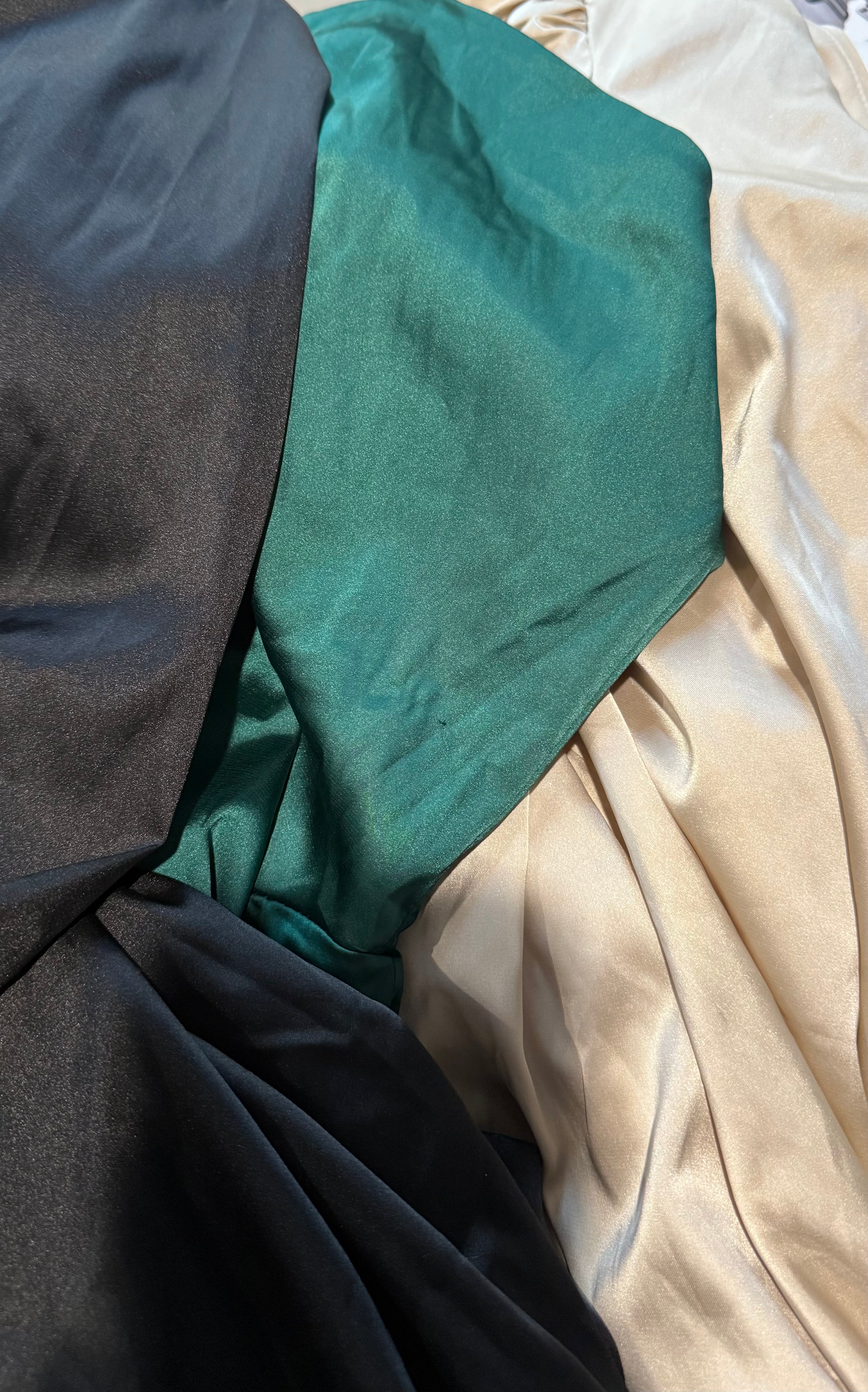 ONE SHOULDER SATIN TOP