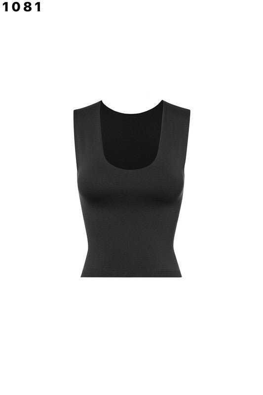“AMBER” ROUND NECK SLEEVELESS BASIC TOP
